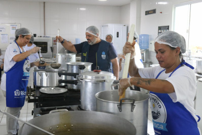 Ilha do Governador ganha cozinha comunitária do programa Prato Feito Carioca