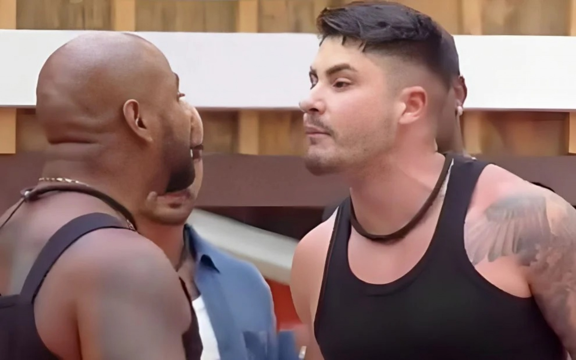 Cesar Black e Lucas Souza protagonizam barraco em 'A Fazenda 15' - Reprodução Internet