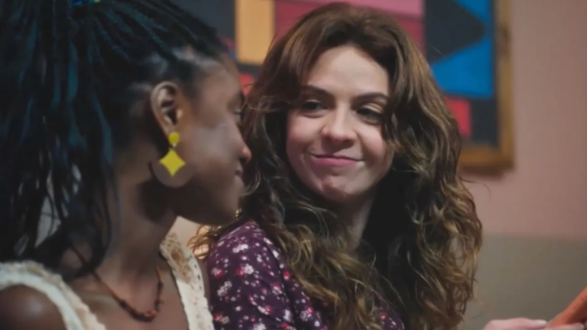 Menah e Mara na novela 'Terra e Paixão', da TV Globo - Reprodução / TV Globo