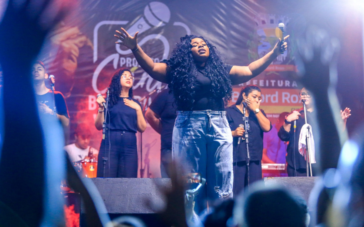 Vitória Souza ficou muito feliz com o convite para cantar em Belford-Roxo. Ela disse que as suas expectativas foram ultrapassadas com público