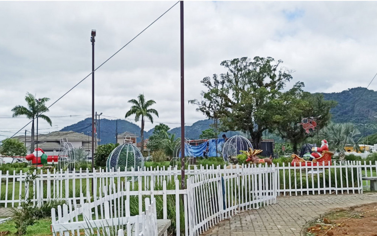 Abertura da temporada natalina em Guapimirim está sendo montada e será aberta ao público