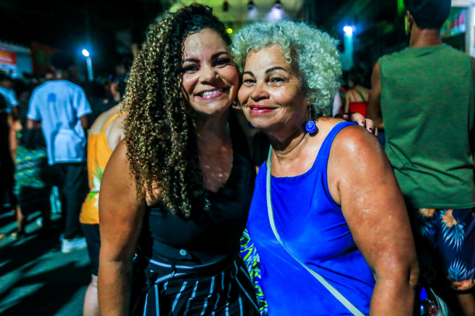 Jaqueline Melo e a m&atilde;e F&aacute;tima Melo gostaram dos shows e prometem ir a outros - Rafael Barreto / PMBR