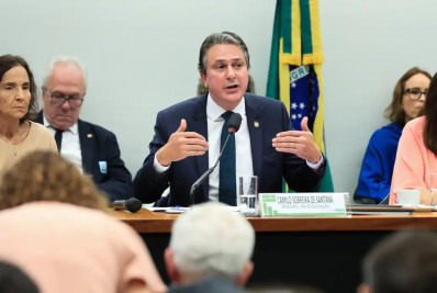 Questões do Enem não têm interferência do governo, garante ministro