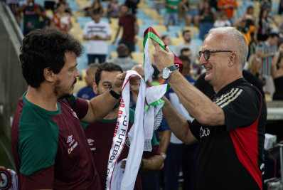 Veja fotos: Fluminense comemora título da Libertadores e troca faixa com o São Paulo