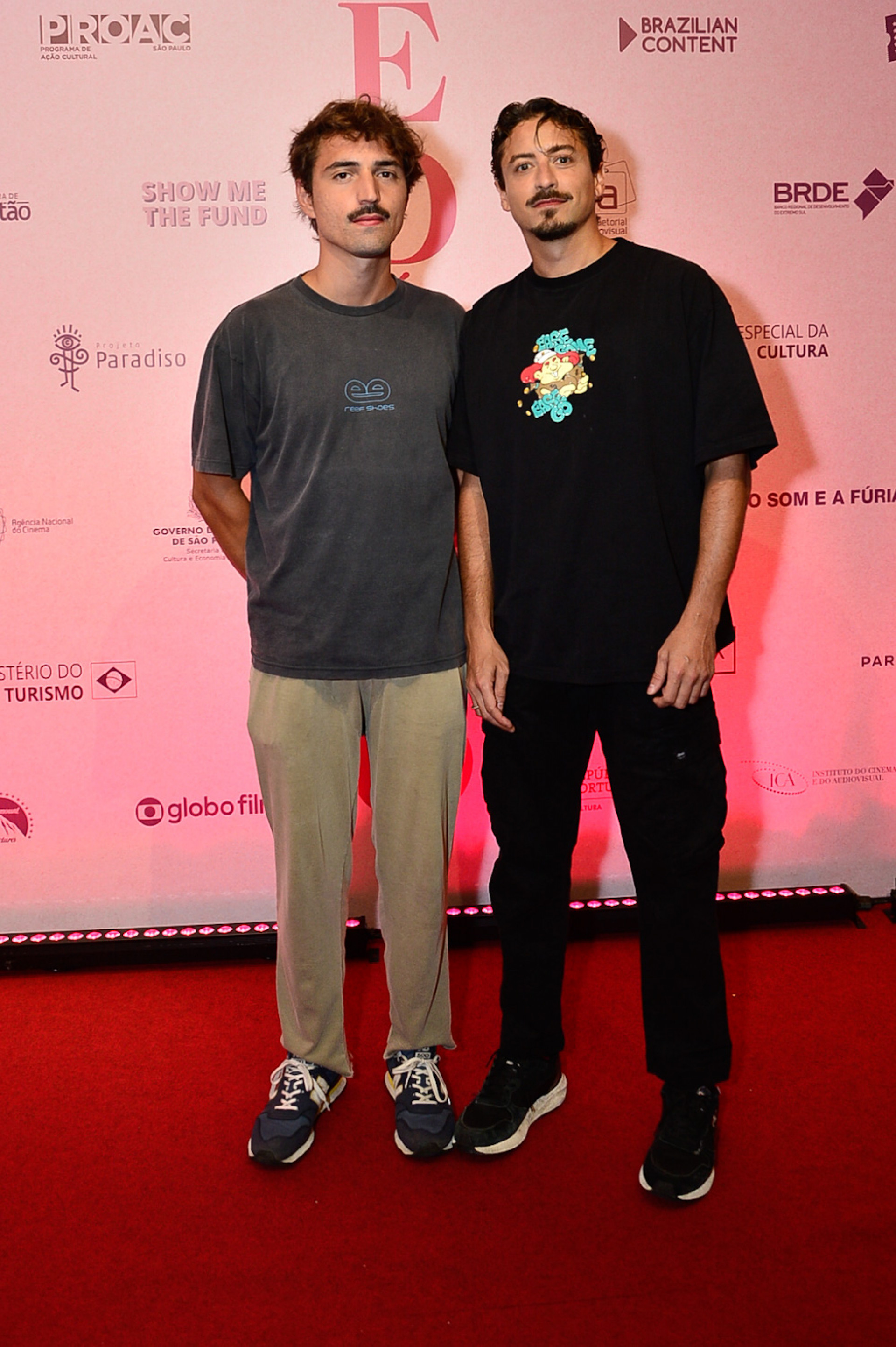 Jesuíta Barbosa e Cícero Ibeiro posaram juntos em pré-estreia, em São Paulo - Eduardo Martins / Ag. News