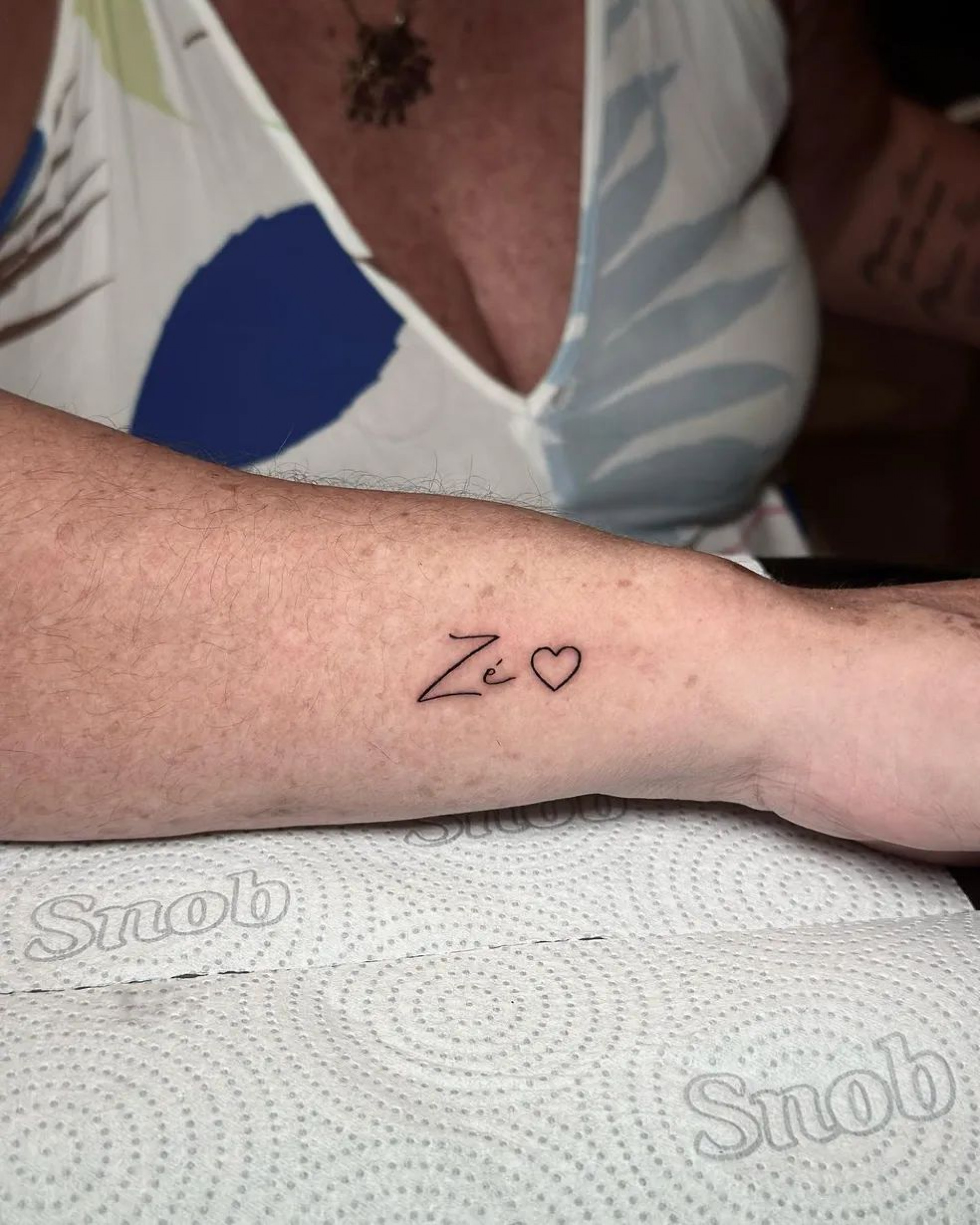Mãe de Virginia Fonseca surpreende com tattoo em homenagem à Zé Felipe  - Foto: Reprodução/ Instagram