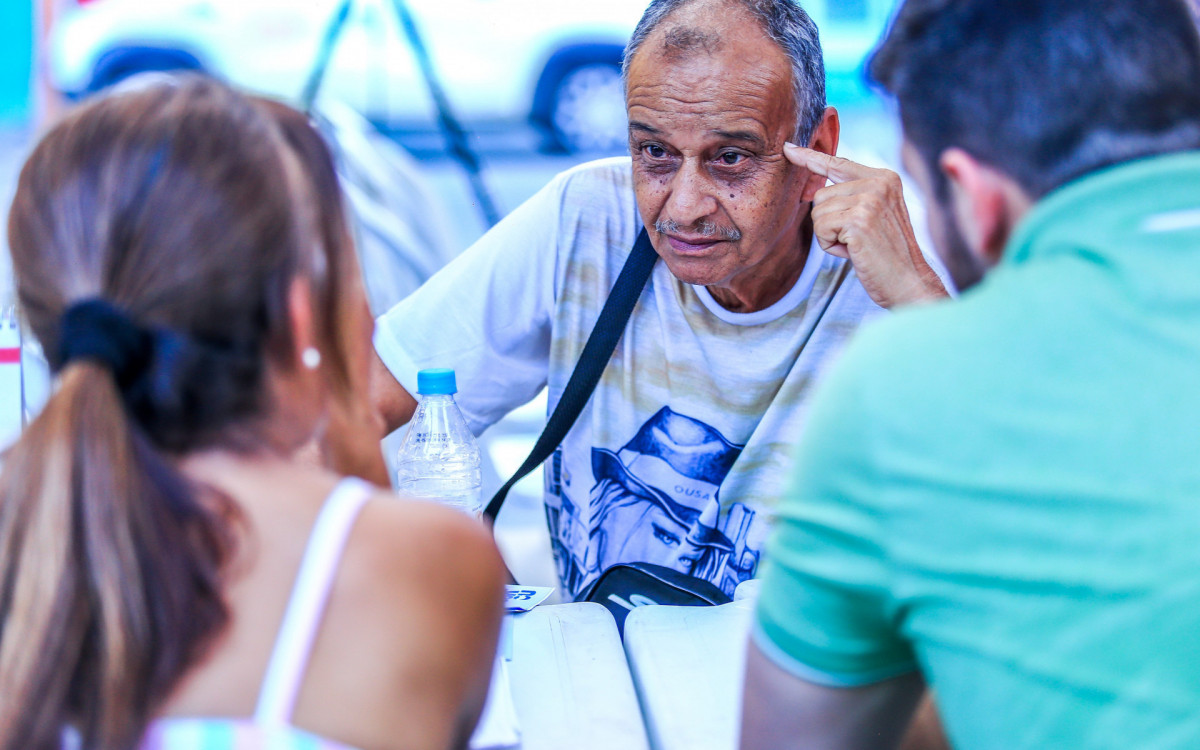 O aposentado Jorge Nelson da Silva estava passando pelo Camelódromo e aproveitou a oportunidade para buscar atendimento