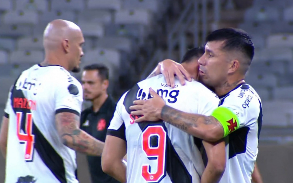 Sebastián Ferreira acumula 12 jogos sem marcar pelo Vasco