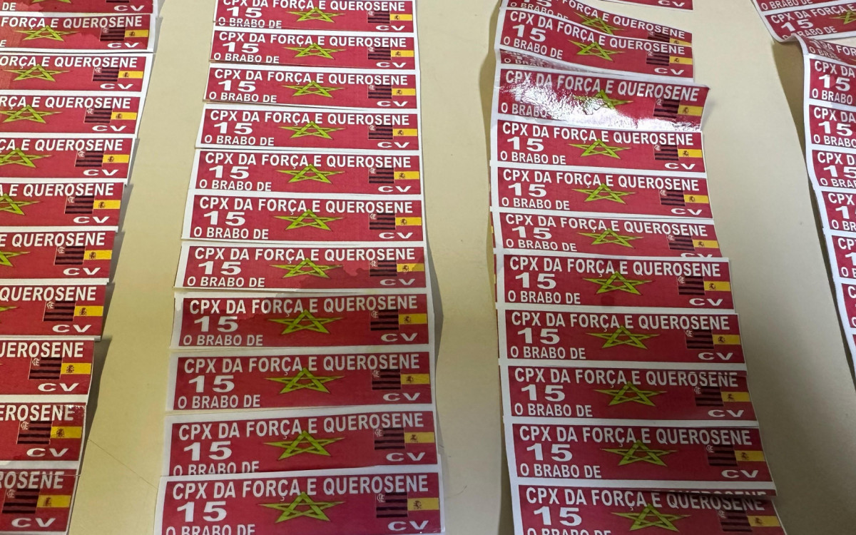 Material apreendido com os suspeitos no Complexo do Salgueiro