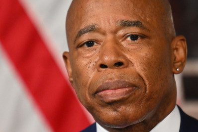 Prefeito de Nova York é denunciado por agressão sexual