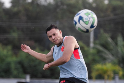 Sebastián Ferreira amarga jejum e mantém saga por primeiro gol com Vasco