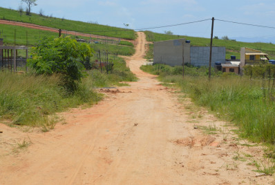 Queimados entrega equipamentos 