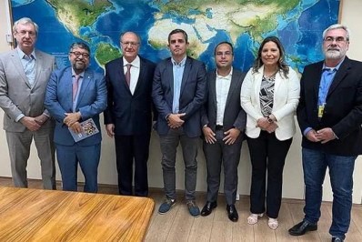 Deputado Federal Washington Quaquá leva o prefeito de Maricá e a prefeita de Japeri ao vice Presidente Geraldo Alckmin