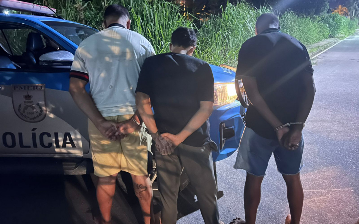 Trio de criminosos presos no bairro do Retiro - Foto: Jornal O DIA
