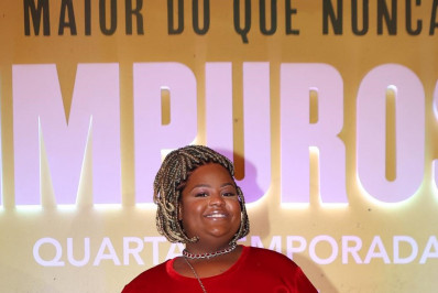MC Carol mostra destruição após árvore cair em sua casa