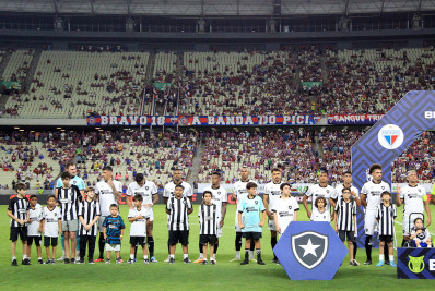 Principal torcida organizada do Botafogo pede afastamento de quatro jogadores
