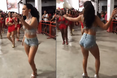 Giovana Cordeiro se esbalda na quadra da Porto da Pedra