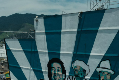 Personalidades da Beija-Flor são imortalizadas em grafite, em Nilópolis