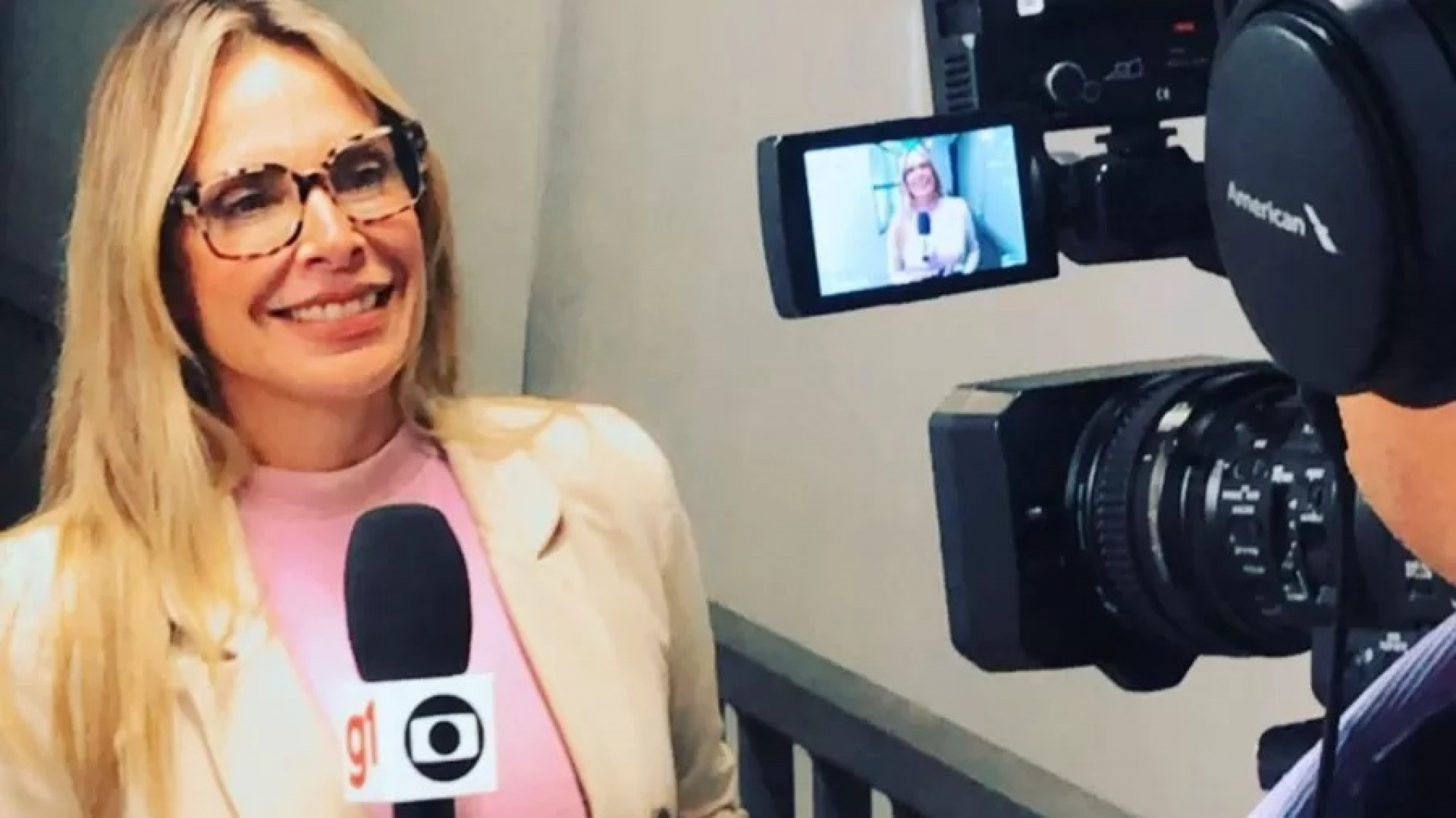 Flávia Januzzi admite ter se arrependido de criticar Deborah Secco - Reprodução Internet