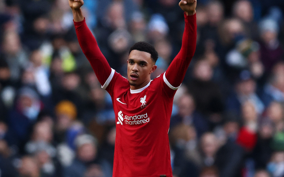 Trent-Alexander comemorando seu gol contra o Manchester City