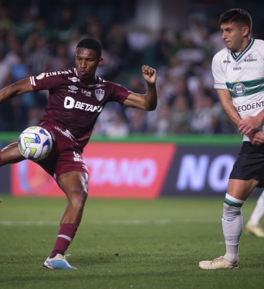 Coritiba perde para o Fluminense e é o segundo rebaixado no