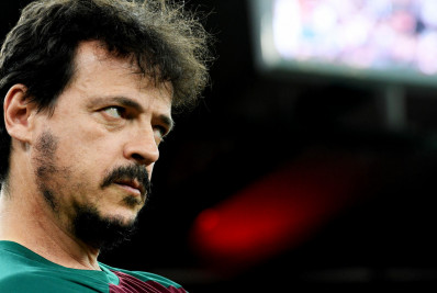 Diniz assistirá do estádio a jogo que definirá adversário do Fluminense