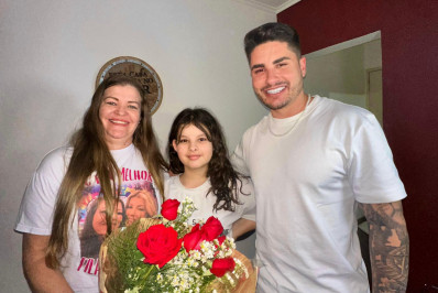 Lucas Souza conhece mãe de Jaquelline