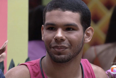 Ex-BBB Vyni choca com resultado de novo procedimento estético: 'Nem reconheci'