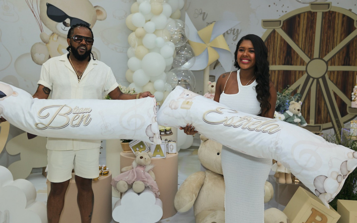 Xande de Pilares e Thay Pereira