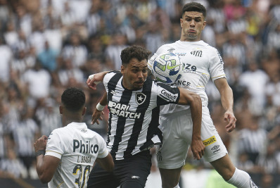 Botafogo volta a sofrer gol no fim, empata com o Santos e chega a oito jogos sem vencer
