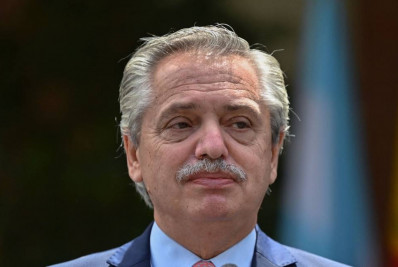 Ex-presidente Alberto Fernández é acusado de desvio de fundos na Argentina