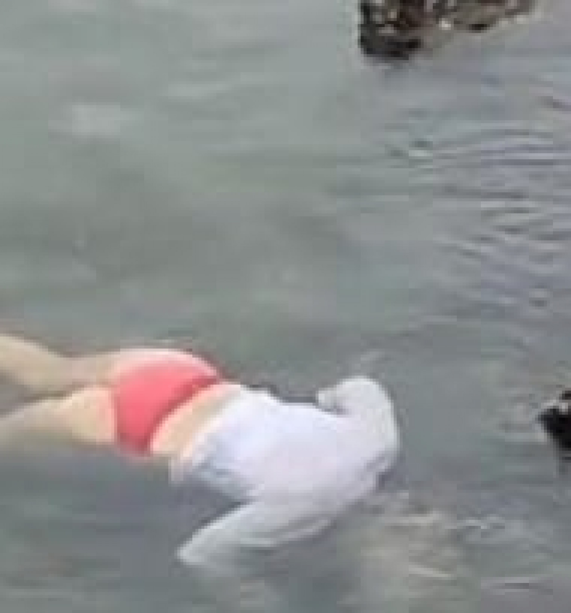 Documentos na bolsa da vítima identificam que a mulher é de nacionalidade uruguaia