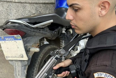 PM prende suspeito com motocicleta roubada em Belford Roxo