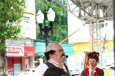 Espetáculo ‘Canções para Pequenos Ouvidos’ reúne famílias em Barra Mansa