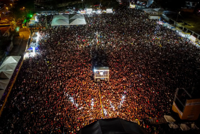 Ferrugem encerra programação da festa de 33 anos de Queimados