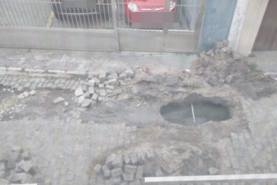 Esgoto a céu aberto perturba moradores de Cabo Frio