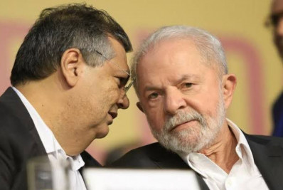Barroso avalia que posse de Dino no STF deve ocorrer em fevereiro