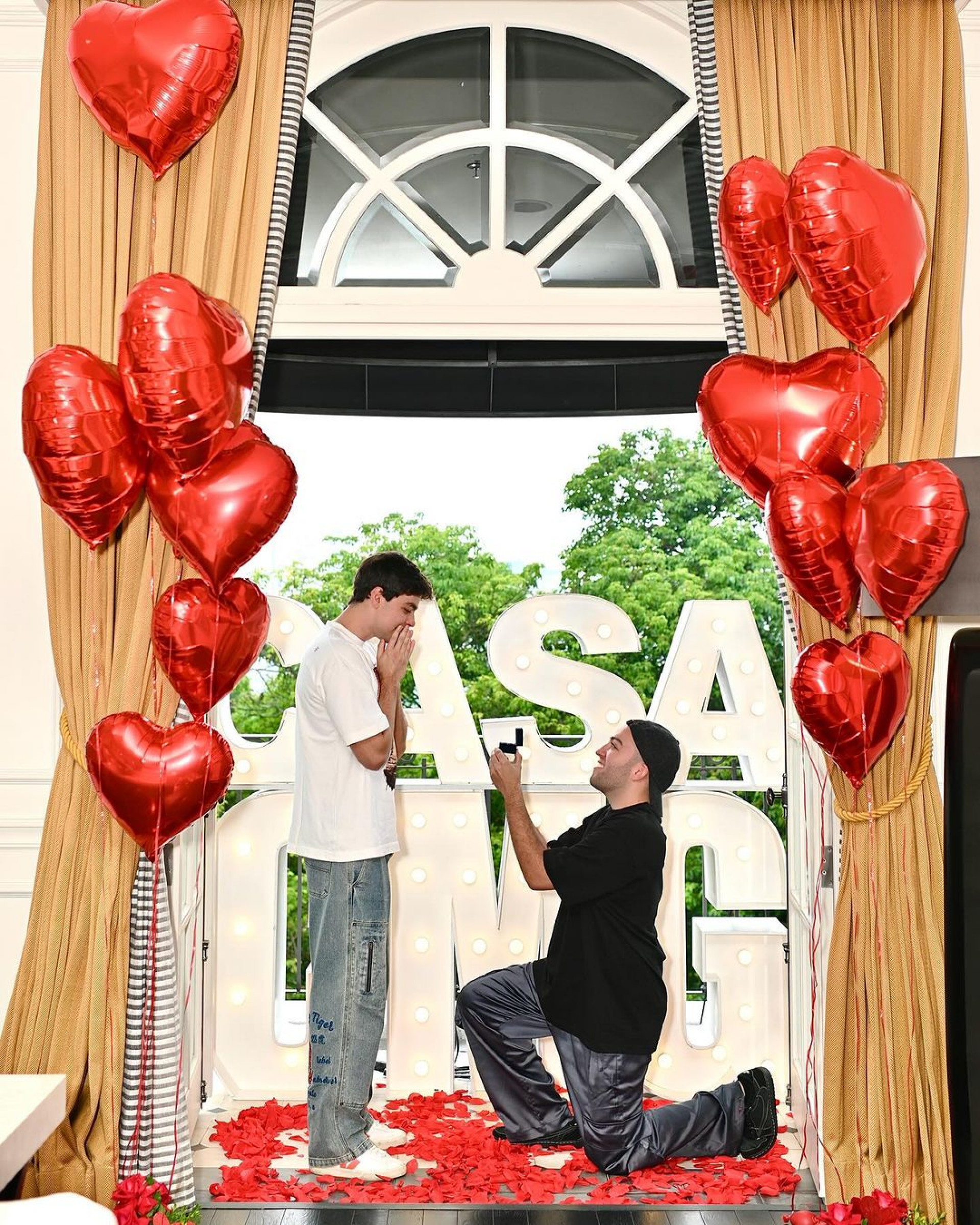 Lucas Rangel surpreende e pede Lucas Bley em casamento - Reprodução / Instagram