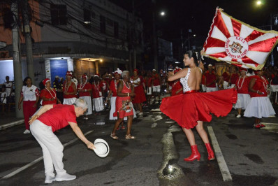 Samba-enredo da Porto da Pedra ganha versão na voz de Antônio Nóbrega