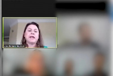 Juíza se exalta e obriga testemunha a falar: 'o que a senhora deseja, excelência?'