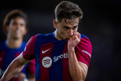 Meia do Barcelona passa por cirurgia no joelho e deve desfalcar o time por até dez meses