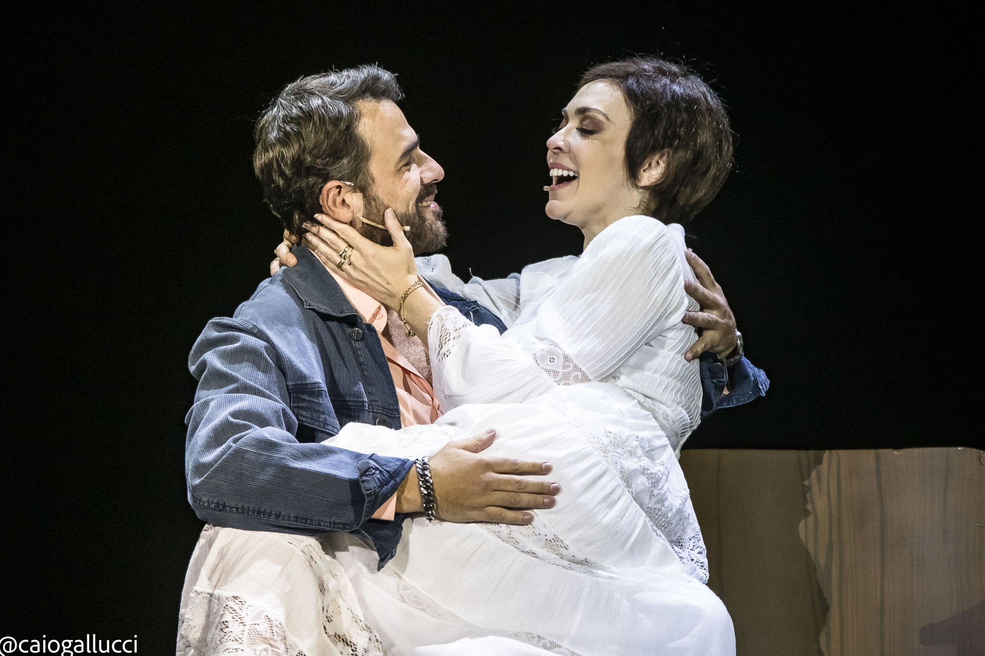 Laila Garin contracena com Cláudio Lins, que interpreta Cesar Camargo Mariano em 'Elis, a Musical' - Caio Gallucci/Divulgação