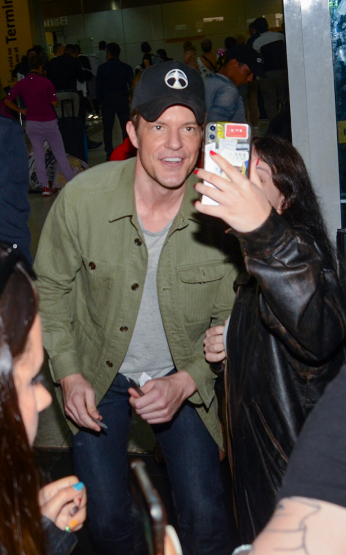 Brandon Flowers, vocalista do The Killers, desembarca no Brasil para se apresentar no Primavera Sound