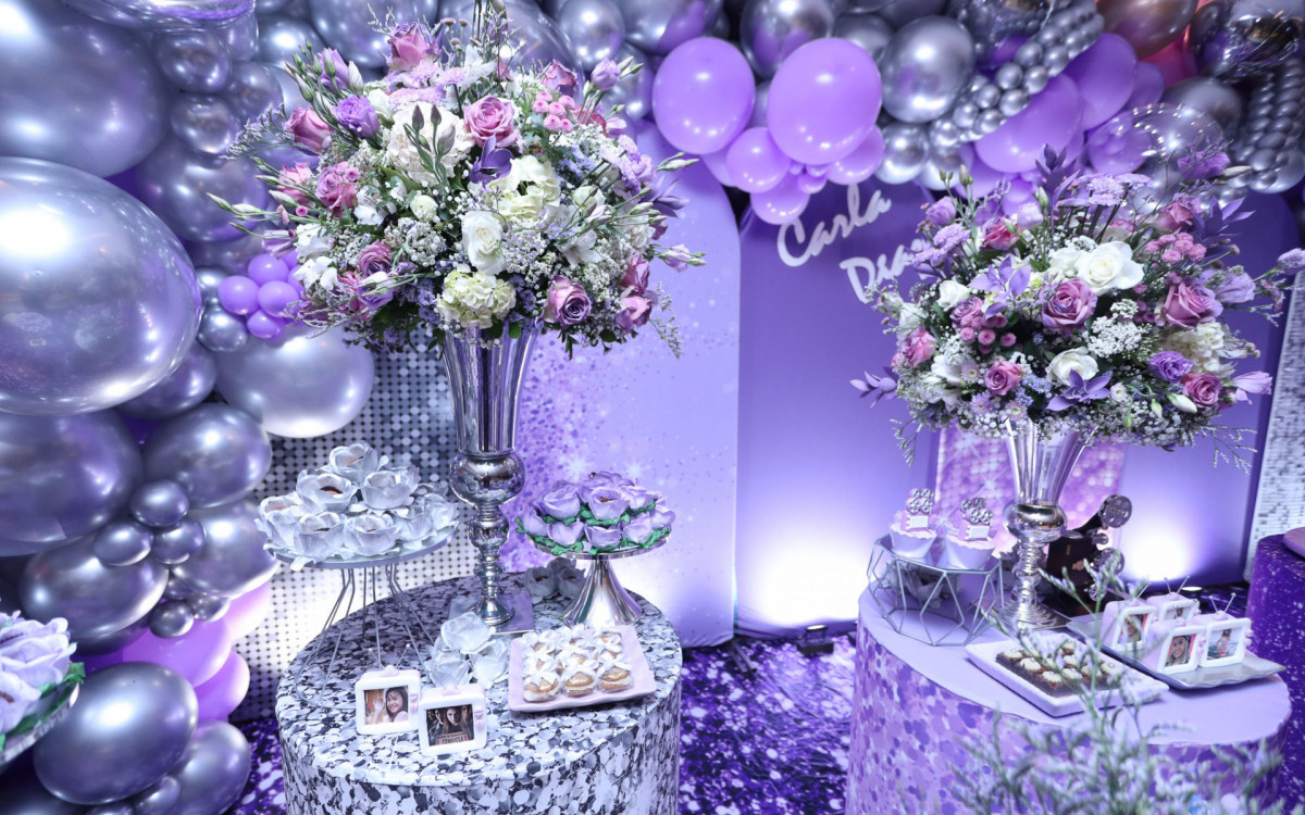 Decoração da festa de aniversário de Carla Diaz, realizado nesta terça-feira, na Barra da Tijuca