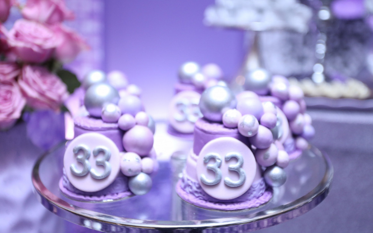 Decoração da festa de aniversário de Carla Diaz, realizado nesta terça-feira, na Barra da Tijuca