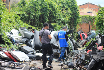 Operação contra roubo de veículos interdita seis ferros-velhos na Dutra 