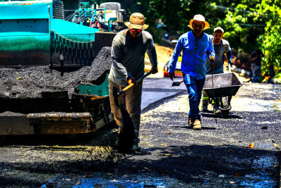 Prefeitura de Belford Roxo continua obras de asfalto no bairro Nova Aurora