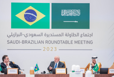 Na Arábia Saudita, Lula fala que Brasil pode sonhar em ter uma balança comercial de US$ 1 tri em 2030