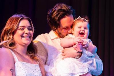 Eliezer solta o verbo e rebate críticas sobre batismo da filha: 'Falta de informação'