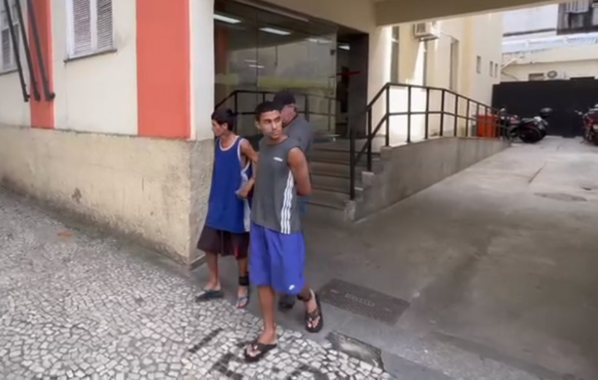 Alan Ananias Cavalcante e Patrick da Mota Vieira foram presos por roubo a casal de turistas - Divulgação